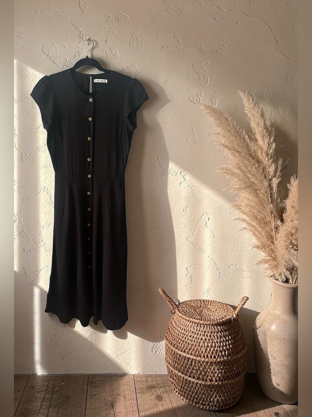 Reformation Black Button Up Cap Sleeve long Dress Size 6 viscose blend